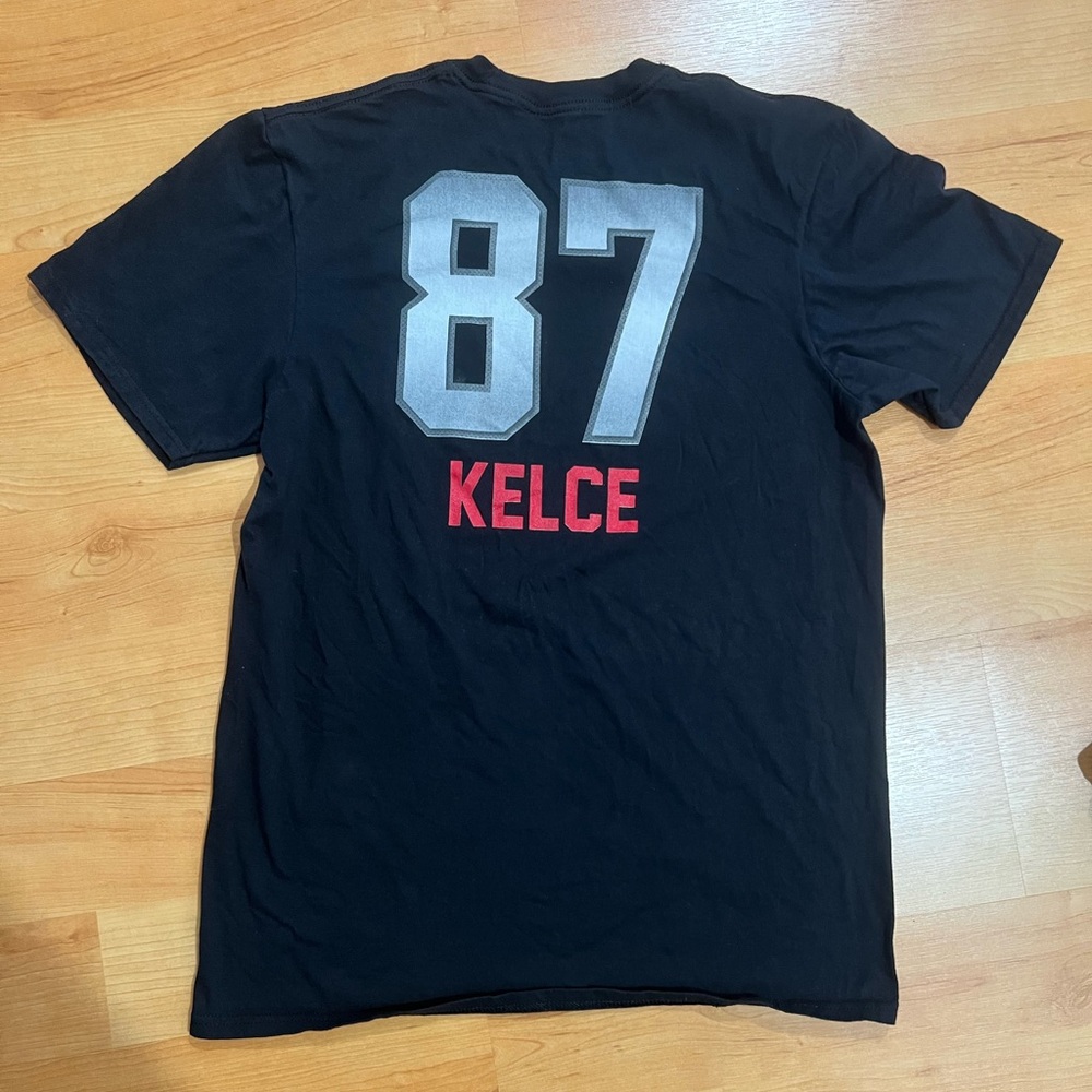 Fanatics Travis Kelce Jersey TShirt #87. Very good condition.
